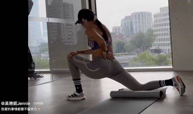女人操女人逼