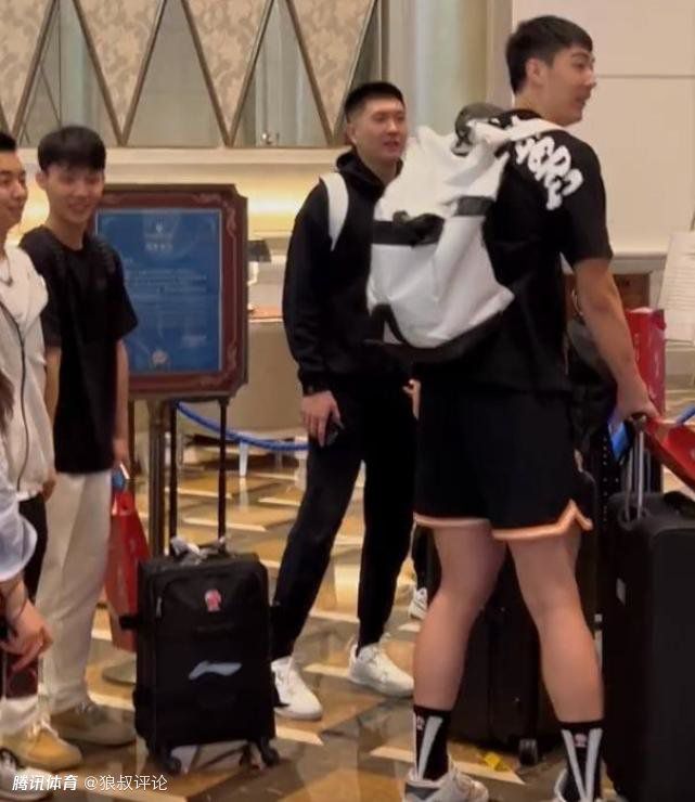 骑马女孩